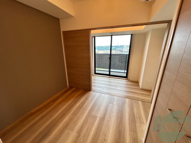 居室・リビング　６．５帖のリビングは広々としていて開放感があります。