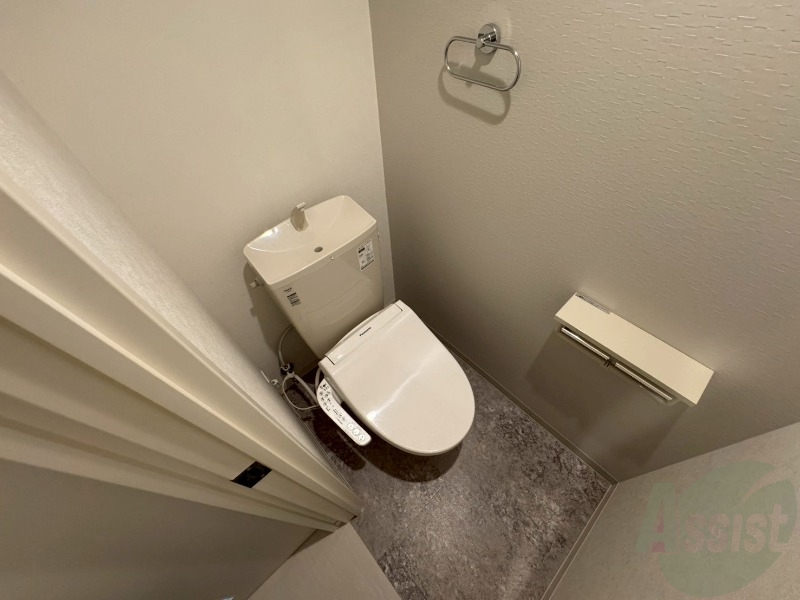 トイレ　ウォシュレット機能がついたトイレ。安心して使用できますね。