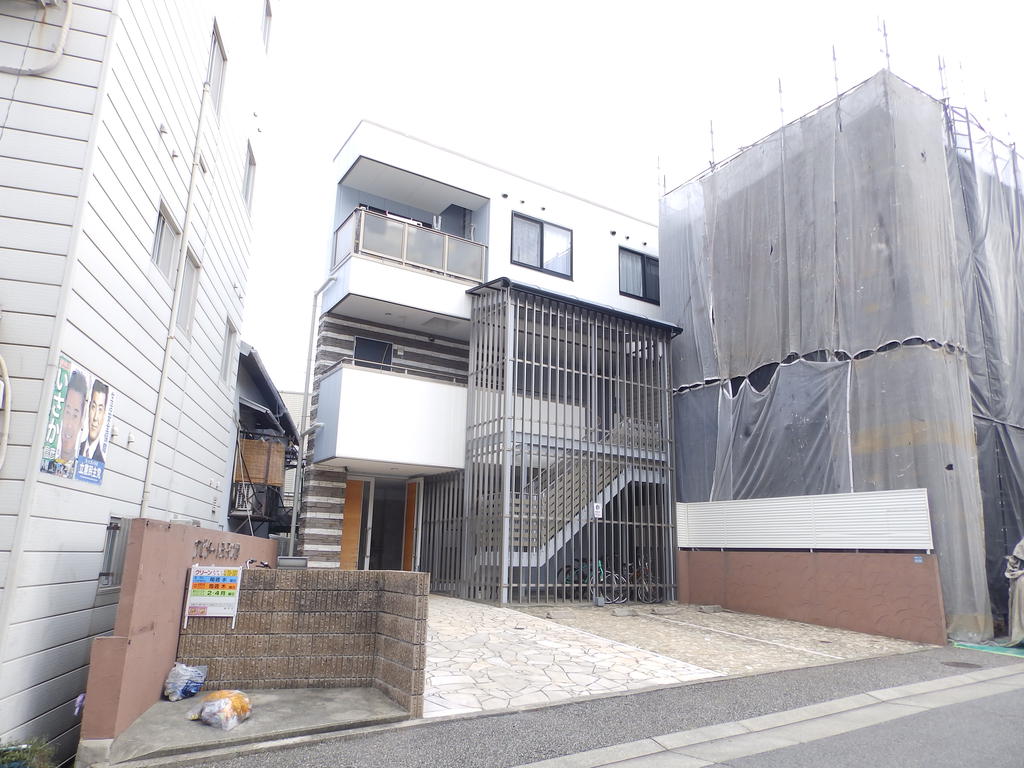 建物外観　広々しています