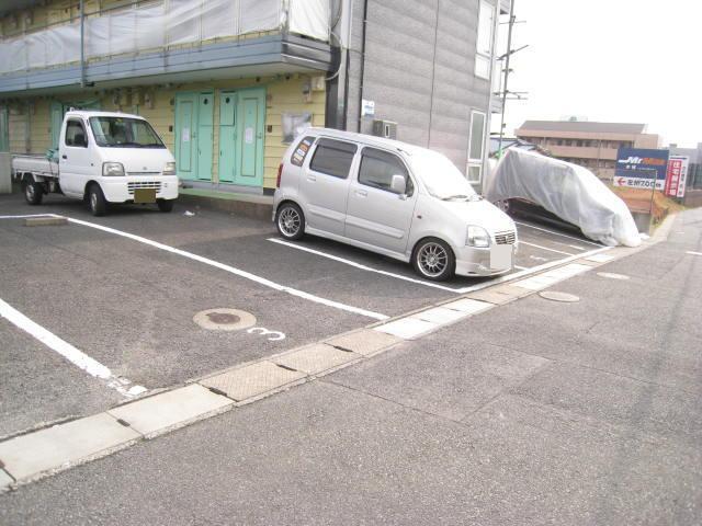 駐車場　駐車場