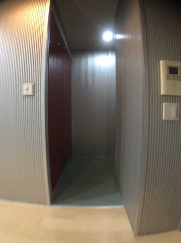 玄関　グランスイート・ラ・ヴィル