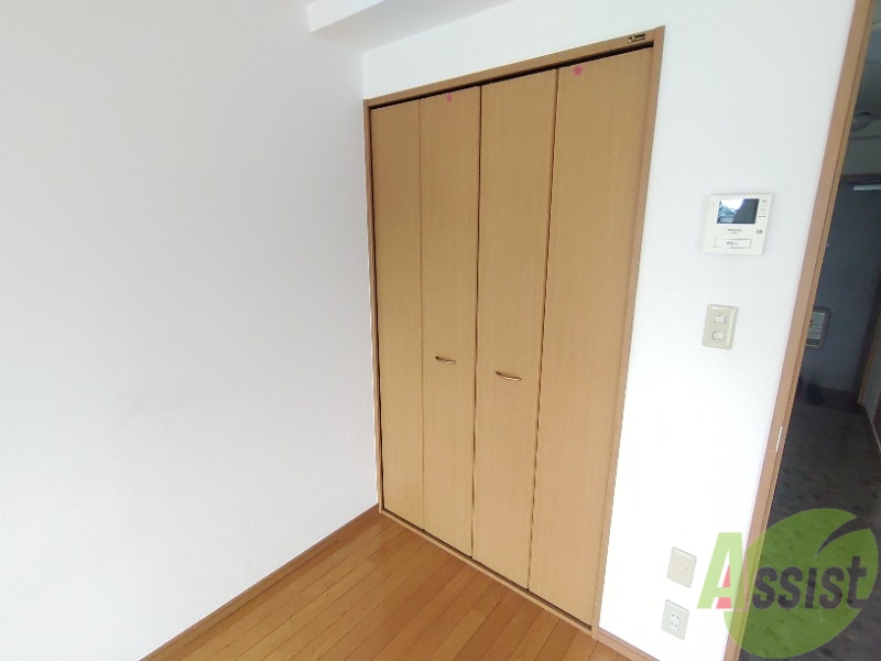 収納　収納はこちらのクローゼットをお使いください。