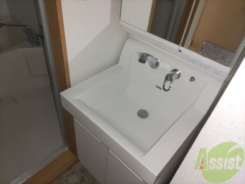 洗面設備　洗面台は独立しています。朝の身支度はこちらでどうぞ～