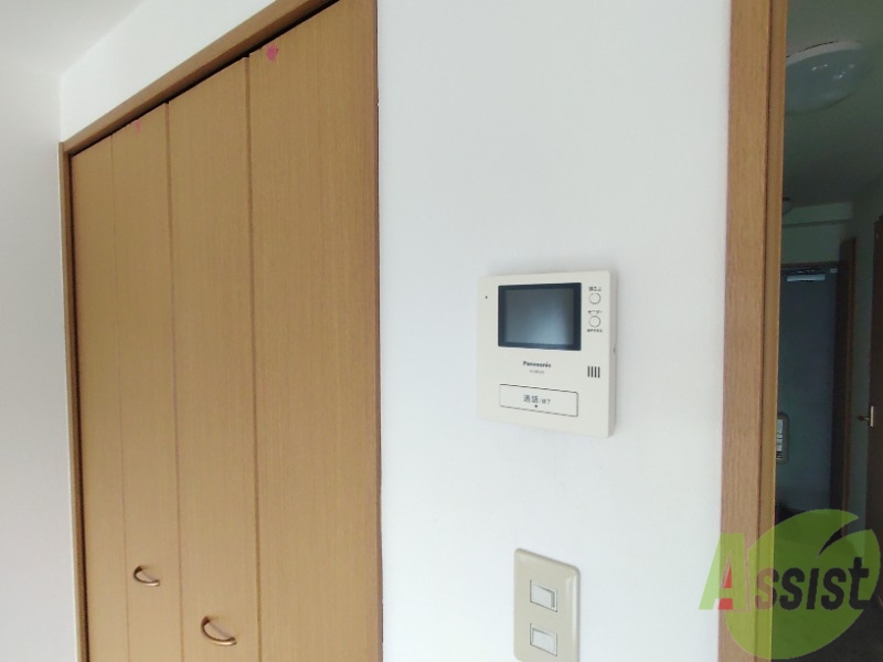 その他設備　モニター付きインターホンは来客時に顔を確認できて安心ですね～