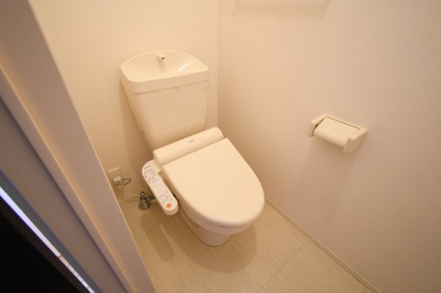 トイレ　落ち着いたトイレです