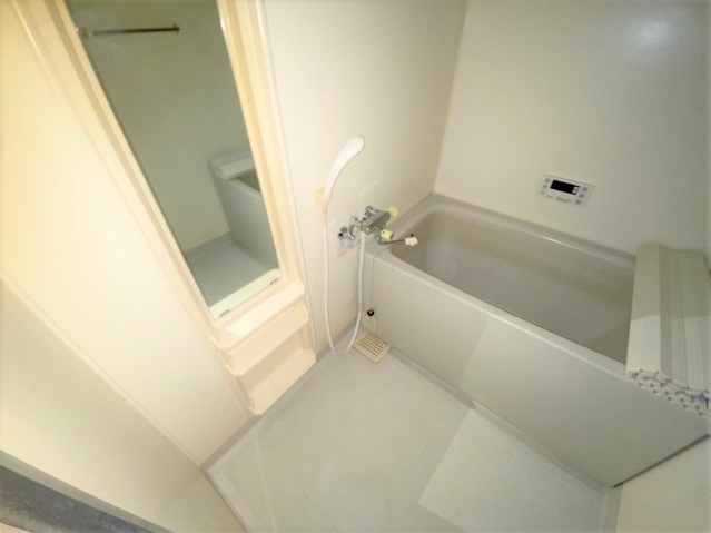 バス・シャワールーム　追い炊き機能付き！　※写真は202　現状優先