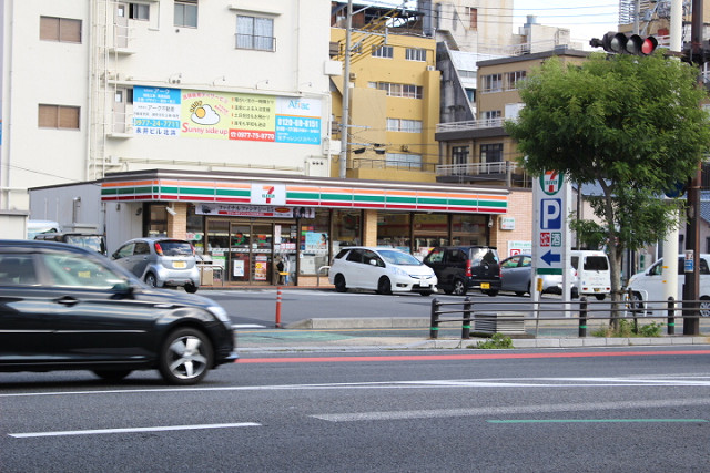 コンビニ　セブンイレブン 別府タワー店（コンビニ）まで400m