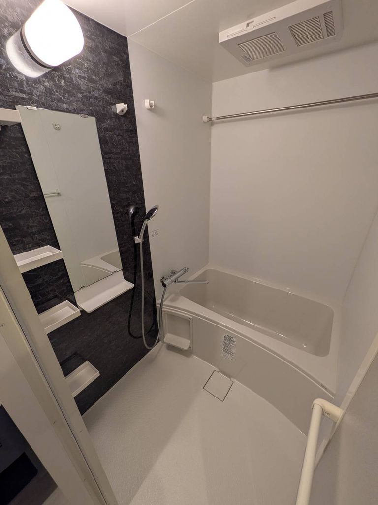 バス・シャワールーム　バス