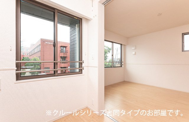 居室・リビング　こちらのリビングで趣味の時間をお楽しみください