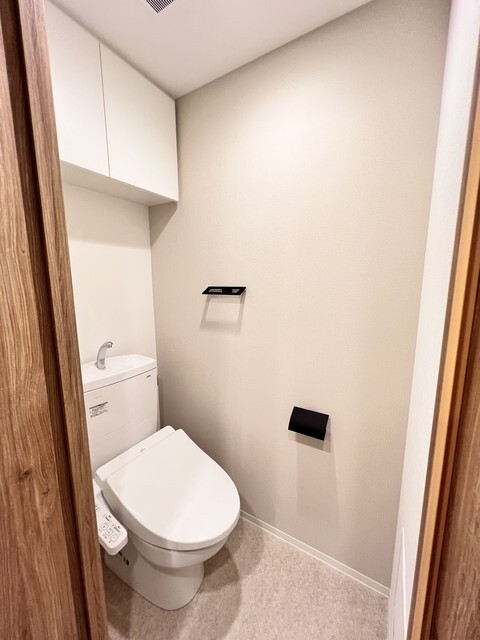 トイレ　※写真は同タイプ住戸です。