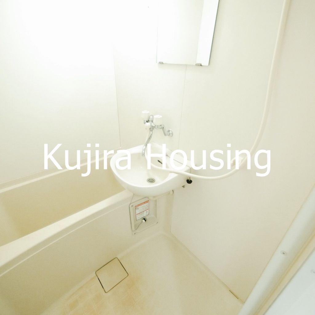 バス・シャワールーム　バス・トイレ別です♪