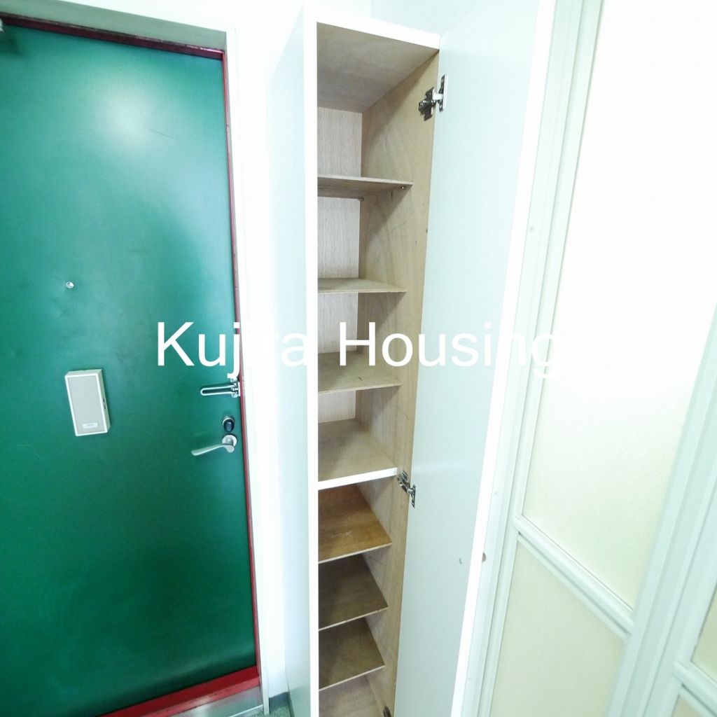 玄関　★下駄箱完備です♪