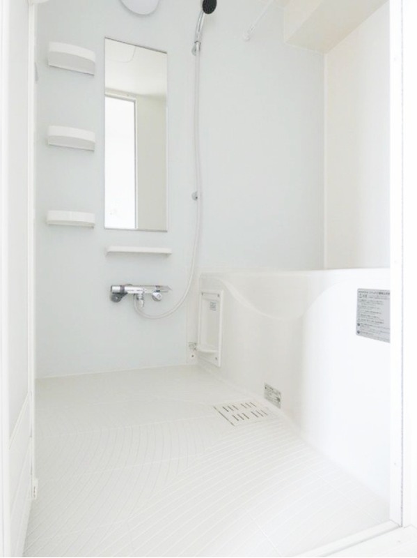 バス・シャワールーム　図面と現状に相違がある場合には現状を優先