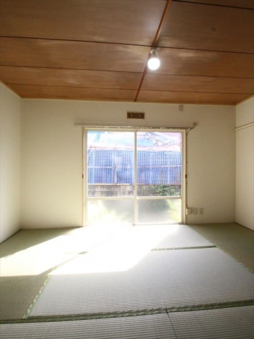 居室・リビング　6帖和室　南向きで明るいお部屋