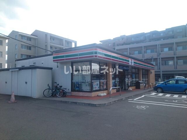 コンビニ　セブンイレブン　仙台高松１丁目店（コンビニ）まで493m