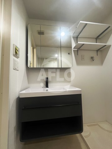 洗面設備　セレニテフラン谷町四丁目　洗面台