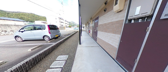 玄関　※別号室の写真です