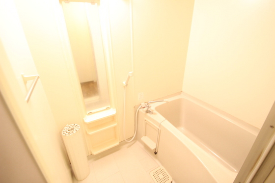 バス・シャワールーム　※別部屋の写真です。