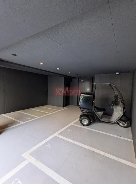 駐車場　駐車場