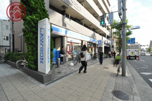 コンビニ　ローソン浪速警察署前店（コンビニ）まで132m
