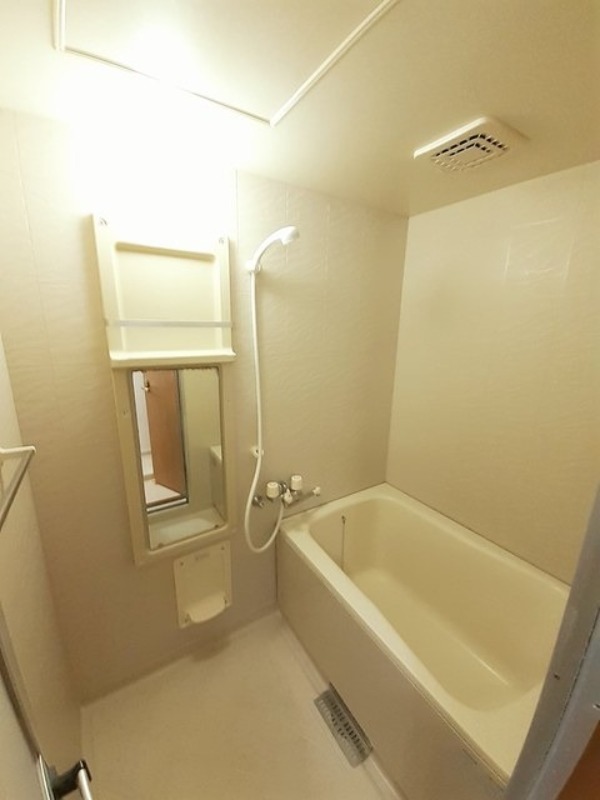 バス・シャワールーム　図面と現状に相違がある場合には現状を優先