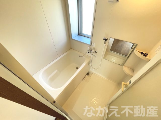 バス・シャワールーム　落ち着いた空間のお風呂です