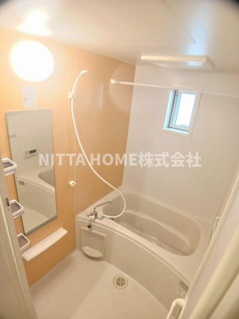 バス・シャワールーム　追炊き＆浴室乾燥付きでお風呂の設備も整っています◎