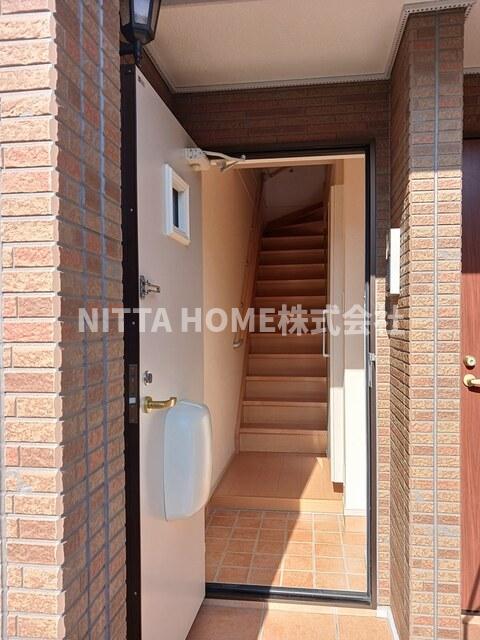 玄関　玄関にはトールサイズのシューズボックスを設置☆