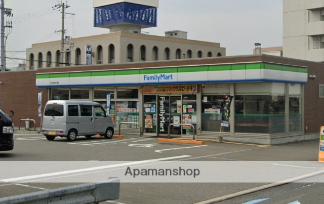 コンビニ　（コンビニ）まで84m