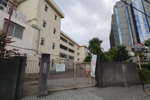 小学校　八尾市立八尾小学校（小学校）まで361m