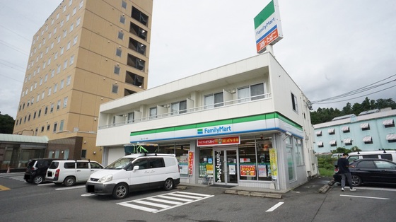 コンビニ　ファミリーマート国１関宿店（コンビニ）まで447m