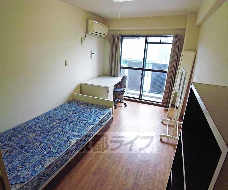 居室・リビング　きれいなお部屋です