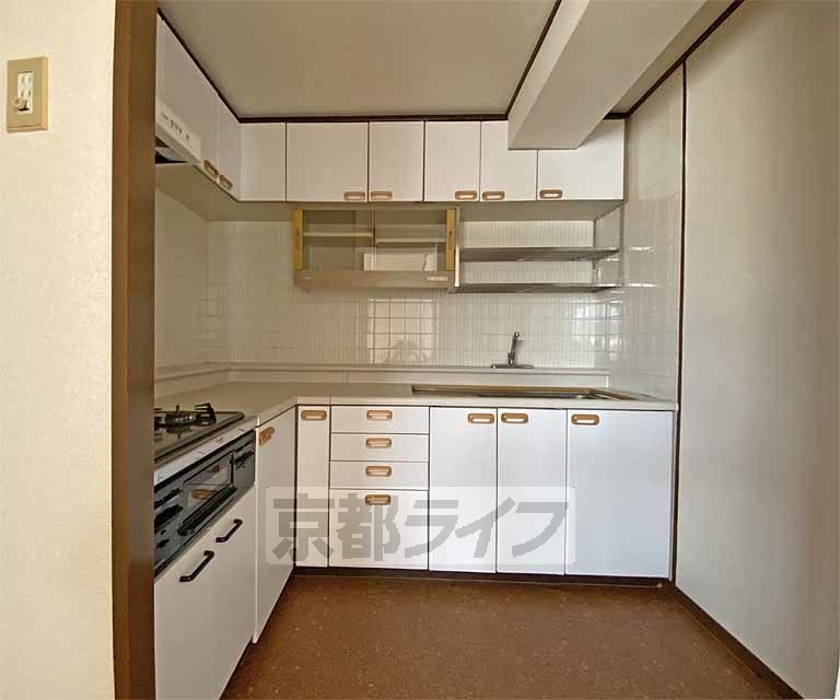 キッチン　Ｌ字の広々としたお料理しやすいシステムキッチンです。