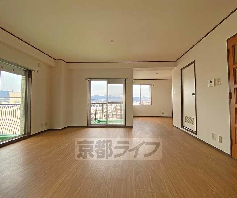 居室・リビング　各部屋にバルコニーのあり、五山の送り火が複数ご覧いただ...