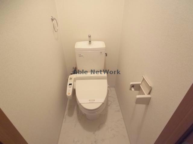 トイレ　温水洗浄便座