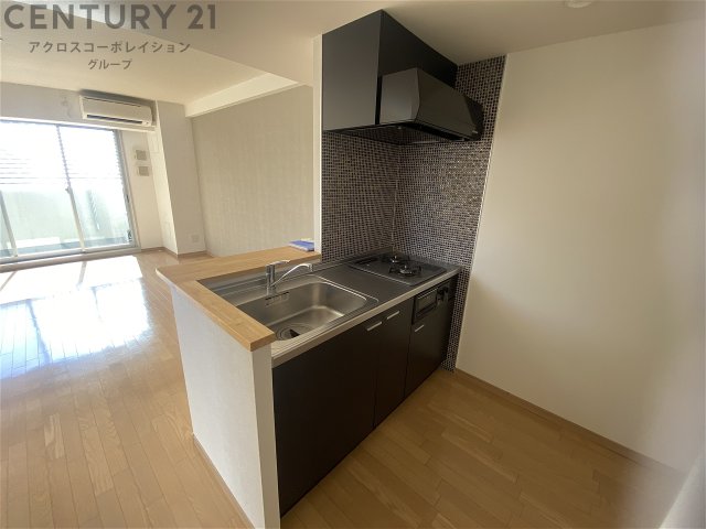 キッチン　人気の対面式キッチン♪２口ガスコンロ付き♪