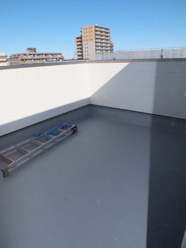 バルコニー　現況優先