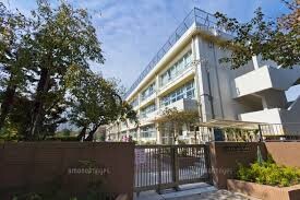 小学校　練馬区立光が丘秋の陽小学校（小学校）まで433m