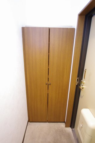 玄関　ピース・リーベ栄町※写真は1K