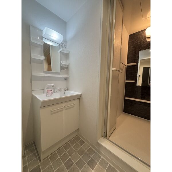 洗面設備　別室の参考写真です。※現況優先
