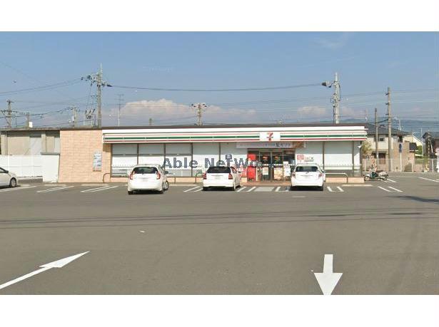 コンビニ　セブンイレブン松前町浜店（コンビニ）まで242m