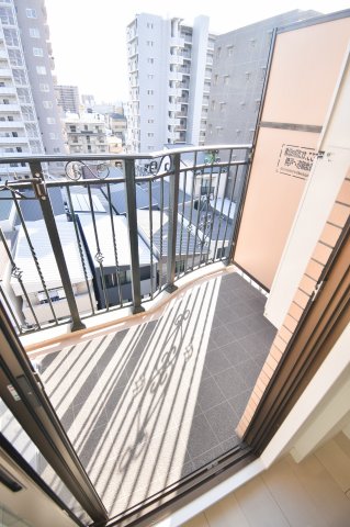 バルコニー　南向きのため日当たり良好です
