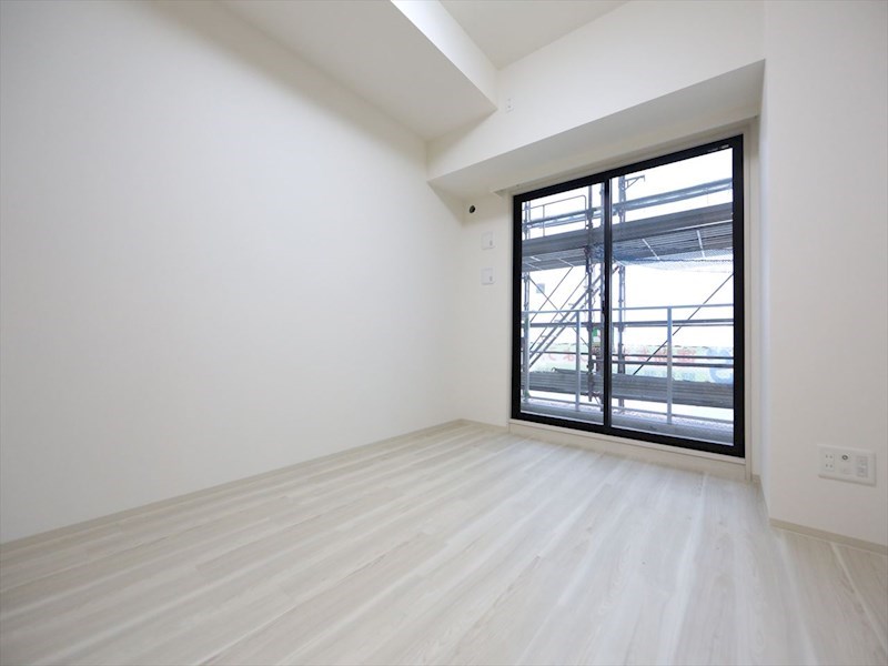 バルコニー　洋室9.1帖　システムキッチン　エアコン完備　バルコニー