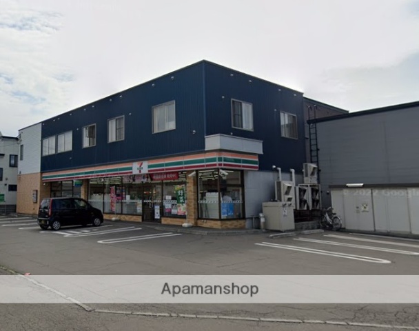 コンビニ　セブンイレブン（コンビニ）まで467m