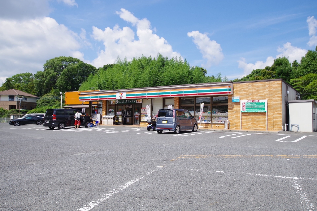 コンビニ　セブンイレブン（コンビニ）まで564m