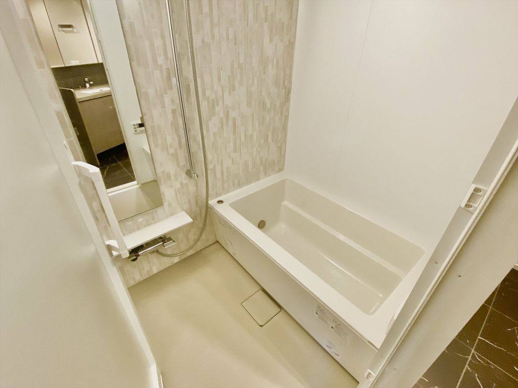 バス・シャワールーム　バルコニー