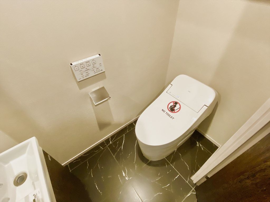 トイレ　トイレ