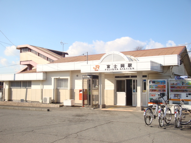 その他　富士岡駅(JR 御殿場線)（その他）まで379m
