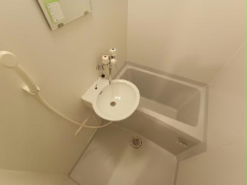 バス・シャワールーム　同タイプの物件写真です。