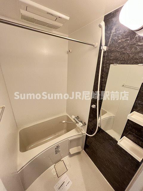 バス・シャワールーム　落ち着いた空間のお風呂です